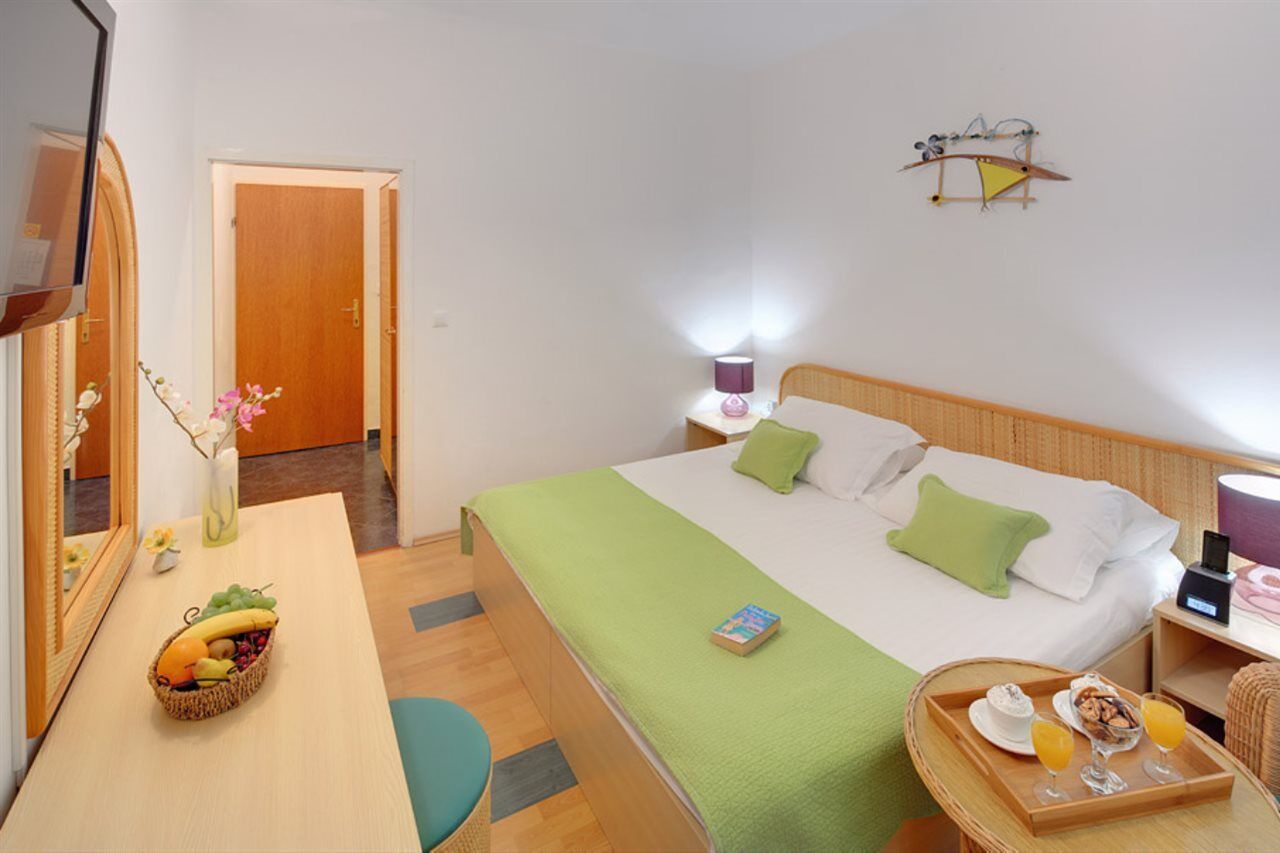 Hotel Villa Adriatica - Adults Only Supetar Kültér fotó